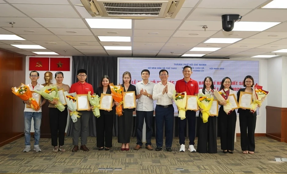 Báo Pháp Luật TP.HCM có 5 tác phẩm xuất sắc viết về TP.HCM được trao thư khen quý I-2026 Báo Pháp Luật TP.HCM có 5 tác phẩm xuất sắc viết về TP.HCM được trao thư khen quý I-2026