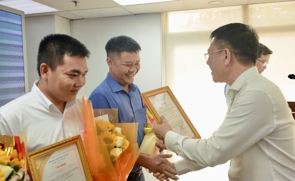Báo Pháp Luật TP.HCM có 5 tác phẩm xuất sắc viết về TP.HCM được trao thư khen quý I-2026 Báo Pháp Luật TP.HCM có 5 tác phẩm xuất sắc viết về TP.HCM được trao thư khen quý I-2026