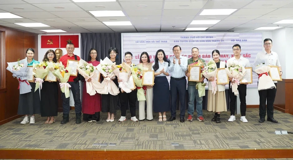 Báo Pháp Luật TP.HCM có 6 tác phẩm xuất sắc viết về TP.HCM được trao thư khen Báo Pháp Luật TP.HCM có 6 tác phẩm xuất sắc viết về TP.HCM được trao thư khen