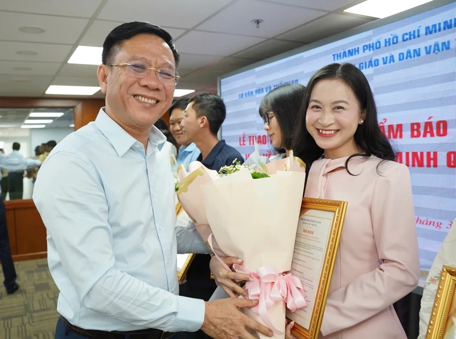 Báo Pháp Luật TP.HCM có 6 tác phẩm xuất sắc viết về TP.HCM được trao thư khen Báo Pháp Luật TP.HCM có 6 tác phẩm xuất sắc viết về TP.HCM được trao thư khen