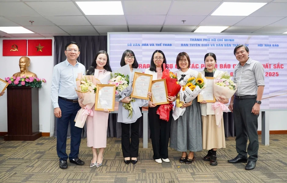 Báo Pháp Luật TP.HCM có 6 tác phẩm xuất sắc viết về TP.HCM được trao thư khen Báo Pháp Luật TP.HCM có 6 tác phẩm xuất sắc viết về TP.HCM được trao thư khen