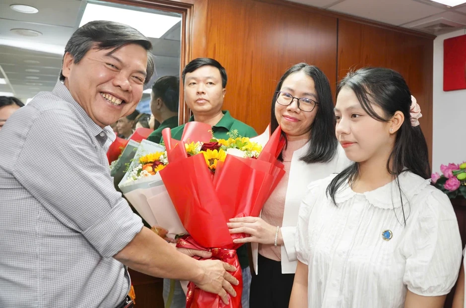 Báo Pháp Luật TP.HCM có 6 tác phẩm xuất sắc viết về TP.HCM được trao thư khen Báo Pháp Luật TP.HCM có 6 tác phẩm xuất sắc viết về TP.HCM được trao thư khen