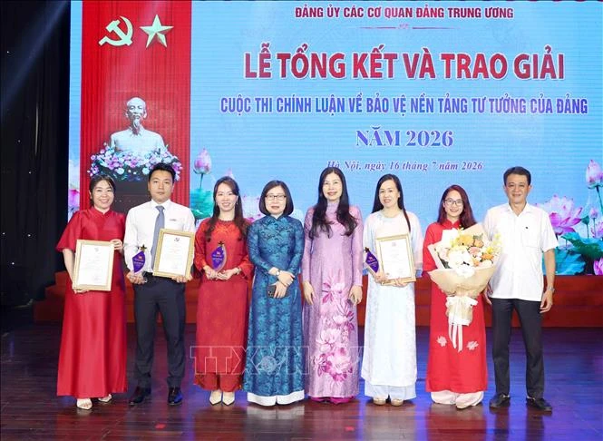 Báo Tin tức và Dân tộc giành giải C với loạt bài bình luận tại Cuộc thi chính luận Báo Tin tức và Dân tộc giành giải C với loạt bài bình luận tại Cuộc thi chính luận