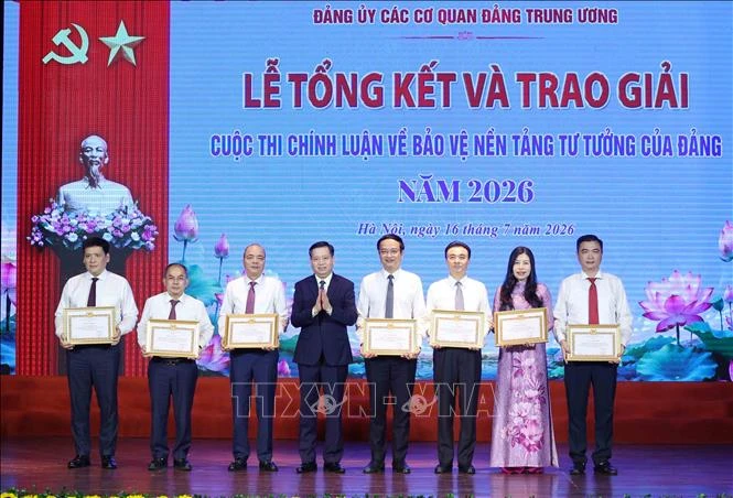 Báo Tin tức và Dân tộc giành giải C với loạt bài bình luận tại Cuộc thi chính luận Báo Tin tức và Dân tộc giành giải C với loạt bài bình luận tại Cuộc thi chính luận
