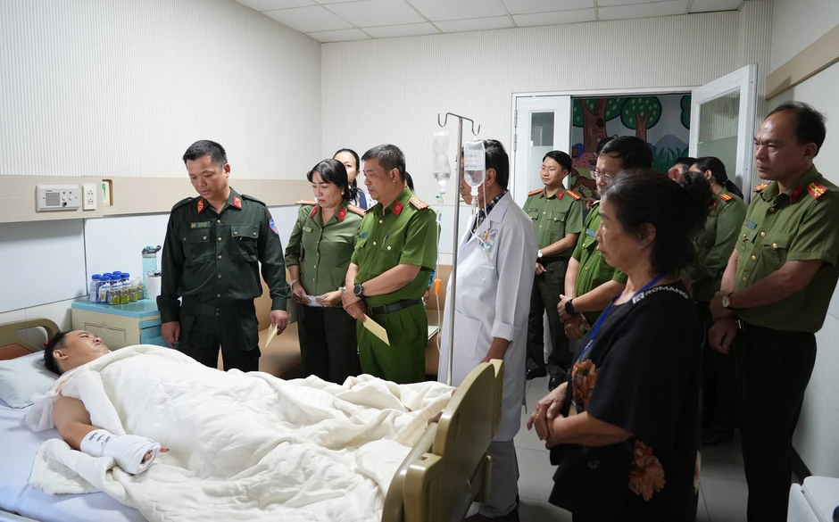 Bắt giữ du khách nước ngoài đâm trọng thương thiếu tá công an, bỏ trốn hơn 70km Bắt giữ du khách nước ngoài đâm trọng thương thiếu tá công an, bỏ trốn hơn 70km