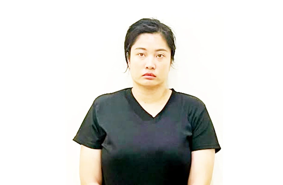 Bắt giữ người phụ nữ ở Hà Nội 'bùng tiền' mua 30 cái bánh chưng, chém chủ quán đứt gân tay Bắt giữ người phụ nữ ở Hà Nội 'bùng tiền' mua 30 cái bánh chưng, chém chủ quán đứt gân tay