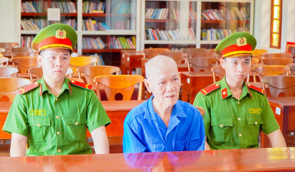 Bắt giữ Trần Hoàng Minh, kẻ trốn truy nã đặc biệt nguy hiểm 30 năm Bắt giữ Trần Hoàng Minh, kẻ trốn truy nã đặc biệt nguy hiểm 30 năm
