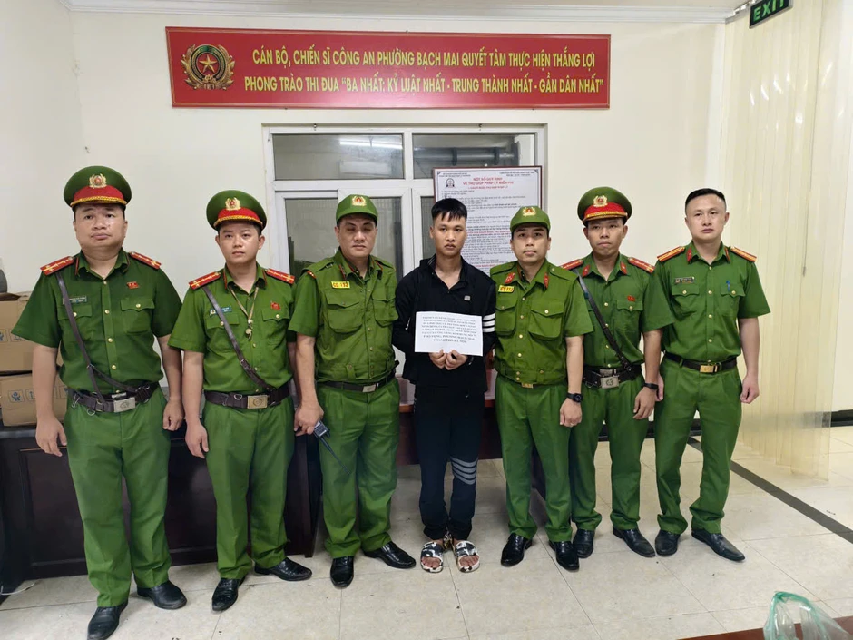 Bắt nam thanh niên cướp tiệm vàng giữa ban ngày ở Hà Nội Bắt nam thanh niên cướp tiệm vàng giữa ban ngày ở Hà Nội