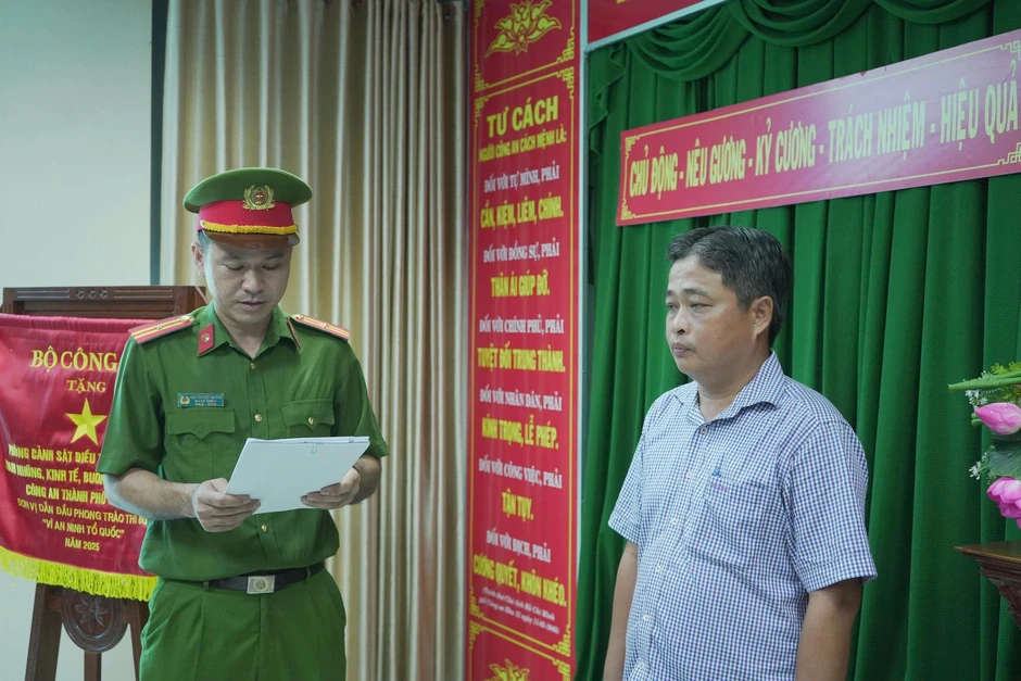 Bắt nguyên Trưởng ban Tổ chức Tỉnh ủy Sóc Trăng cũ Bắt nguyên Trưởng ban Tổ chức Tỉnh ủy Sóc Trăng cũ
