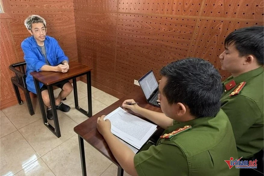 Bắt tạm giam 'bác sĩ tâm linh' rởm lừa tiền nhiều người bằng chiêu trò trừ tà Bắt tạm giam 'bác sĩ tâm linh' rởm lừa tiền nhiều người bằng chiêu trò trừ tà