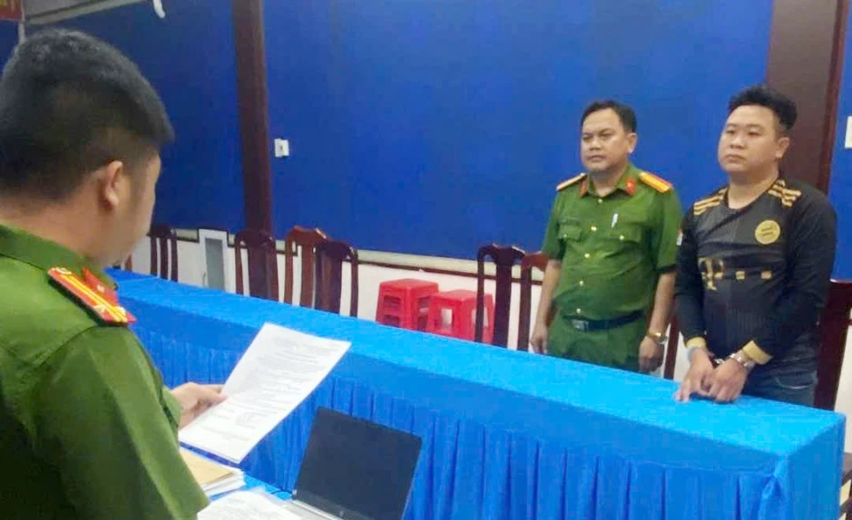 Bắt tạm giam đối tượng nhiều lần xâm hại bé gái 13 tuổi ở An Giang Bắt tạm giam đối tượng nhiều lần xâm hại bé gái 13 tuổi ở An Giang