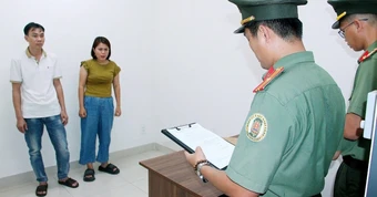 Bắt vợ chồng doanh nhân tổ chức cho người khác lưu trú trái phép tại Việt Nam