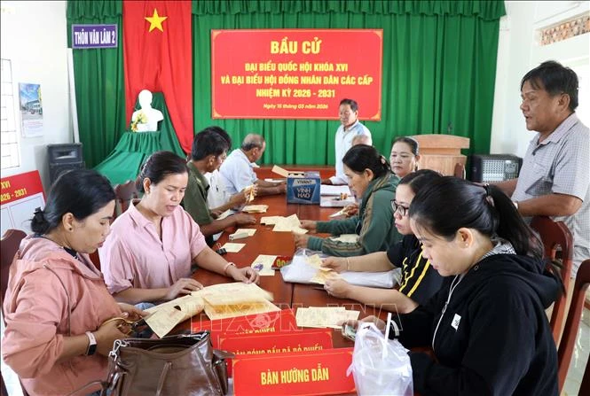 Bầu cử Quốc hội và HĐND: Tạo khí thế sôi nổi 'Ngày hội non sông' Bầu cử Quốc hội và HĐND: Tạo khí thế sôi nổi 'Ngày hội non sông'