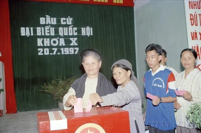 Bầu ra những đại biểu đủ đức, đủ sức, đủ tài đưa đất nước vững bước vào kỷ nguyên mới Bầu ra những đại biểu đủ đức, đủ sức, đủ tài đưa đất nước vững bước vào kỷ nguyên mới