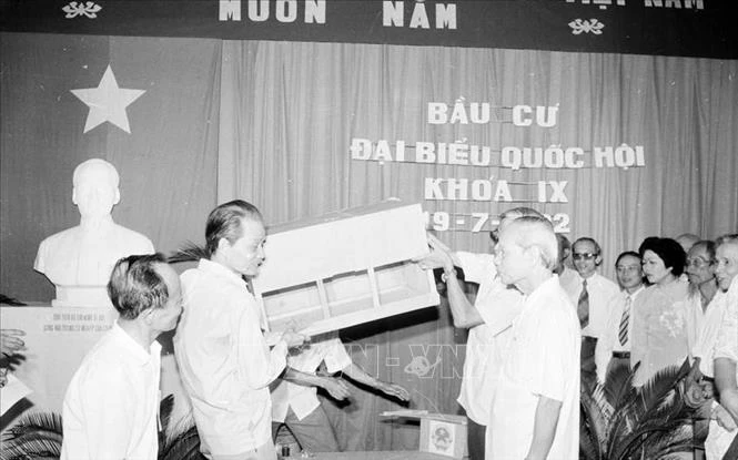 Bầu ra những đại biểu đủ đức, đủ sức, đủ tài đưa đất nước vững bước vào kỷ nguyên mới Bầu ra những đại biểu đủ đức, đủ sức, đủ tài đưa đất nước vững bước vào kỷ nguyên mới