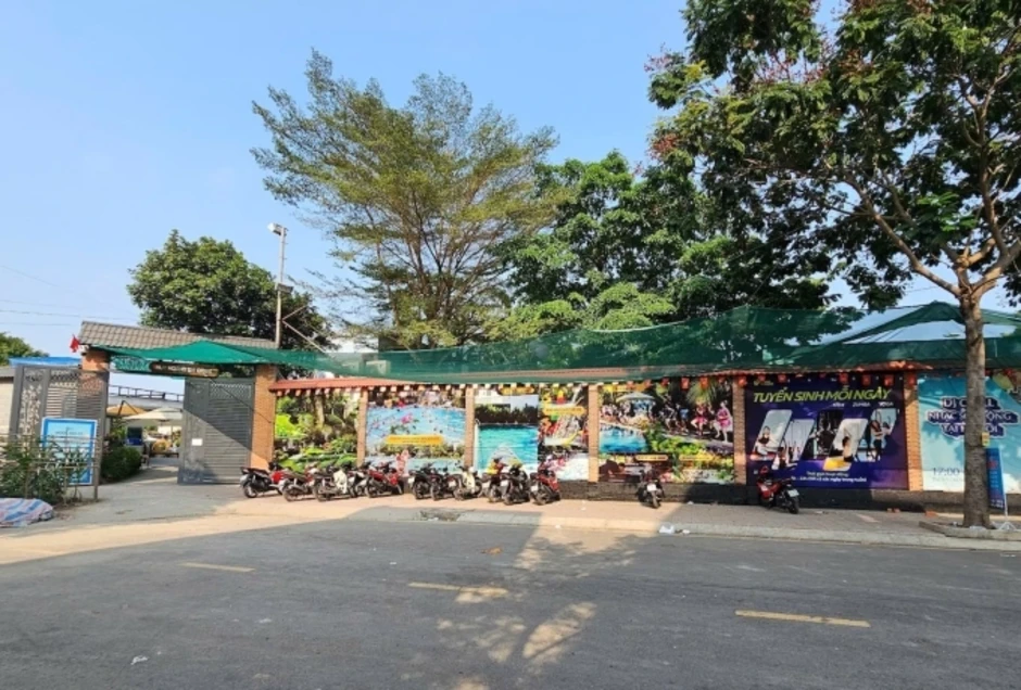 Bé trai 6 tuổi tử vong tại hồ bơi ở TP HCM Bé trai 6 tuổi tử vong tại hồ bơi ở TP HCM