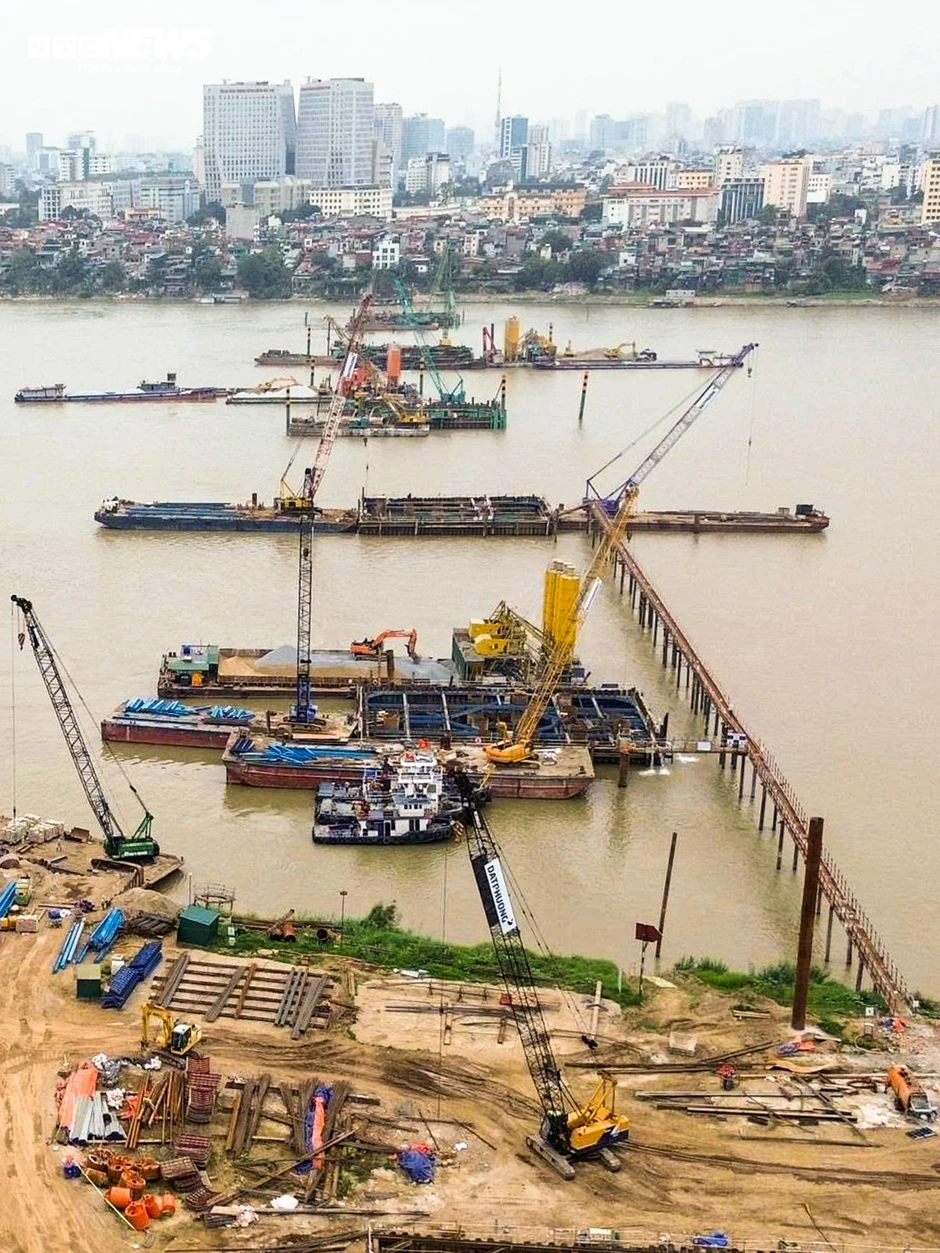 Bên trong đại công trường cầu Trần Hưng Đạo gần 16 nghìn tỷ đồng ở Hà Nội Bên trong đại công trường cầu Trần Hưng Đạo gần 16 nghìn tỷ đồng ở Hà Nội