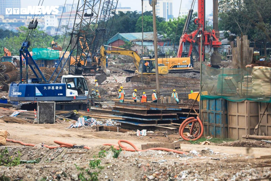 Bên trong đại công trường cầu Trần Hưng Đạo gần 16 nghìn tỷ đồng ở Hà Nội Bên trong đại công trường cầu Trần Hưng Đạo gần 16 nghìn tỷ đồng ở Hà Nội