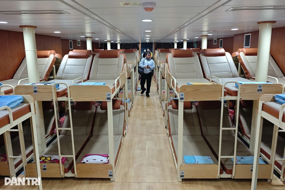 Bên trong tàu cao tốc TPHCM - Côn Đảo vừa hoạt động trở lại Bên trong tàu cao tốc TPHCM - Côn Đảo vừa hoạt động trở lại