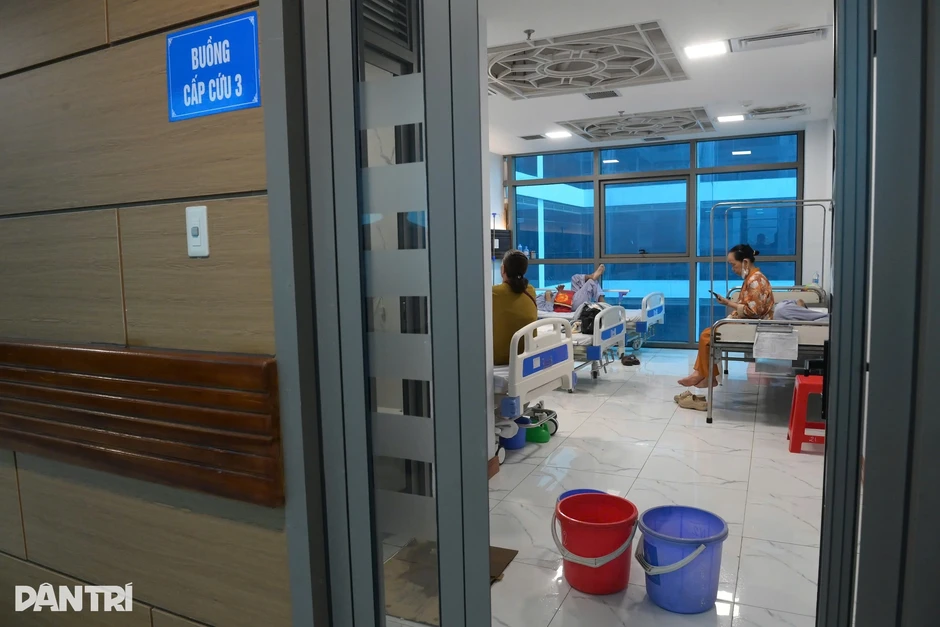Bệnh viện hơn 1.700 tỷ đồng, hoạt động 1 năm đã thấm dột? Bệnh viện hơn 1.700 tỷ đồng, hoạt động 1 năm đã thấm dột?