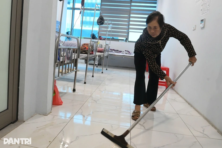 Bệnh viện hơn 1.700 tỷ đồng, hoạt động 1 năm đã thấm dột? Bệnh viện hơn 1.700 tỷ đồng, hoạt động 1 năm đã thấm dột?