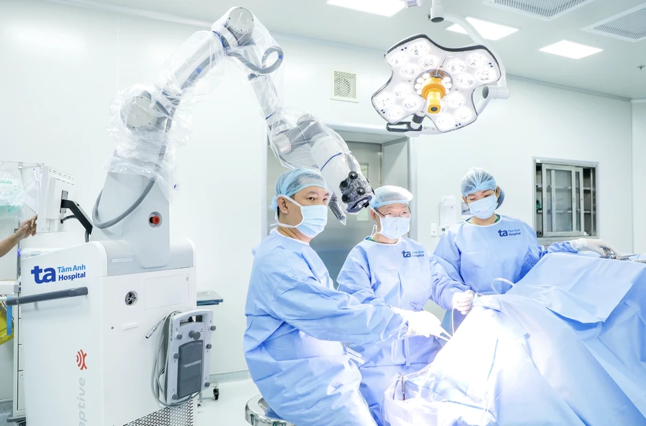 Bệnh viện Tâm Anh lập kỷ lục châu Á về phẫu thuật não - cột sống bằng Robot AI Bệnh viện Tâm Anh lập kỷ lục châu Á về phẫu thuật não - cột sống bằng Robot AI