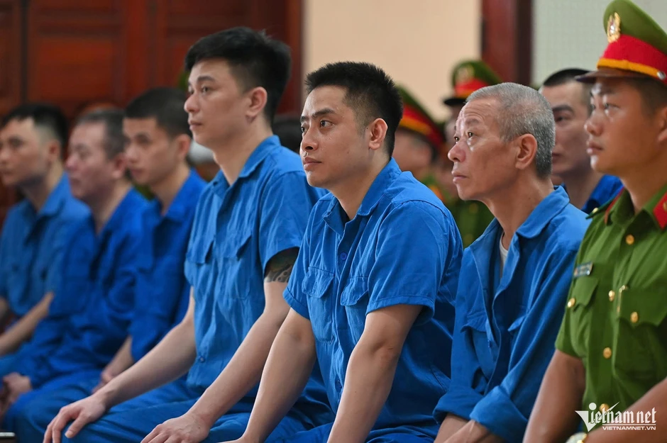 Bị cáo Bùi Đình Khánh gửi lời chia buồn đến gia đình Thiếu tá Nguyễn Đăng Khải Bị cáo Bùi Đình Khánh gửi lời chia buồn đến gia đình Thiếu tá Nguyễn Đăng Khải