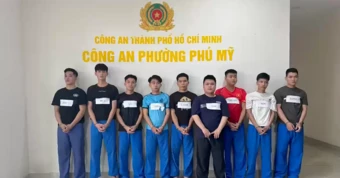 Bị 'nhìn đểu' lúc ăn nhậu, hai nhóm hỗn chiến, 9 người bị bắt ở TPHCM