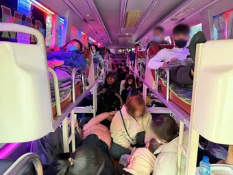 Bị phạt hơn 220 triệu đồng vì chở quá 41 người