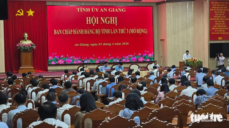 Bí thư An Giang: 'Không nhất thiết duy trì diện tích lúa quá lớn nếu hiệu quả thấp' Bí thư An Giang: 'Không nhất thiết duy trì diện tích lúa quá lớn nếu hiệu quả thấp'