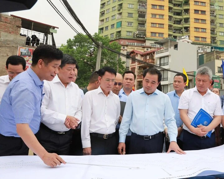 Bí thư Hà Nội: Mỗi ngày Vành đai 1 chậm tiến độ, người dân thêm 1 ngày chịu ùn tắc, ô nhiễm Bí thư Hà Nội: Mỗi ngày Vành đai 1 chậm tiến độ, người dân thêm 1 ngày chịu ùn tắc, ô nhiễm