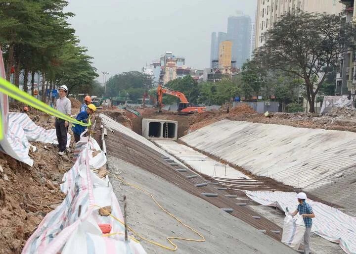 Bí thư Hà Nội: Mỗi ngày Vành đai 1 chậm tiến độ, người dân thêm 1 ngày chịu ùn tắc, ô nhiễm Bí thư Hà Nội: Mỗi ngày Vành đai 1 chậm tiến độ, người dân thêm 1 ngày chịu ùn tắc, ô nhiễm
