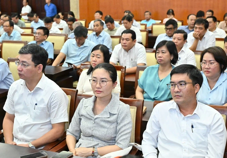 Bí thư TP.HCM nêu 5 từ khóa thực hiện Nghị quyết 09