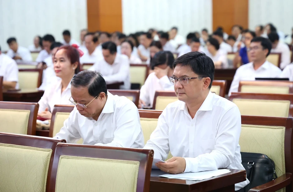 Bí thư TP.HCM Trần Lưu Quang dự hội nghị quán triệt Nghị quyết Trung ương 2 tại đầu cầu TP.HCM