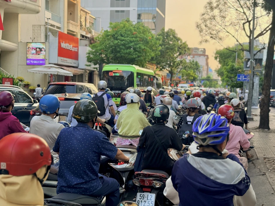 Bí thư Trần Lưu Quang: Giải bài toán kẹt xe là nhiệm vụ cực khó của TP.HCM Bí thư Trần Lưu Quang: Giải bài toán kẹt xe là nhiệm vụ cực khó của TP.HCM