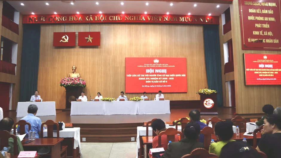 Bí thư Trần Lưu Quang: Giải bài toán kẹt xe là nhiệm vụ cực khó của TP.HCM Bí thư Trần Lưu Quang: Giải bài toán kẹt xe là nhiệm vụ cực khó của TP.HCM