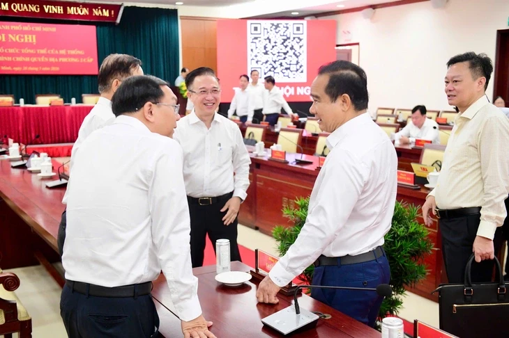 Bí thư Trần Lưu Quang: Lấy người dân, doanh nghiệp làm trung tâm phục vụ, tiếp tục cắt giảm thủ tục