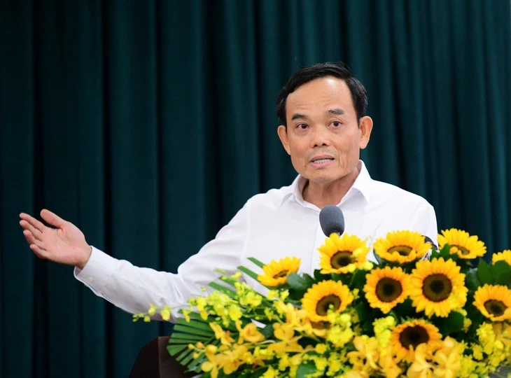Bí thư Trần Lưu Quang: Lấy người dân, doanh nghiệp làm trung tâm phục vụ, tiếp tục cắt giảm thủ tục