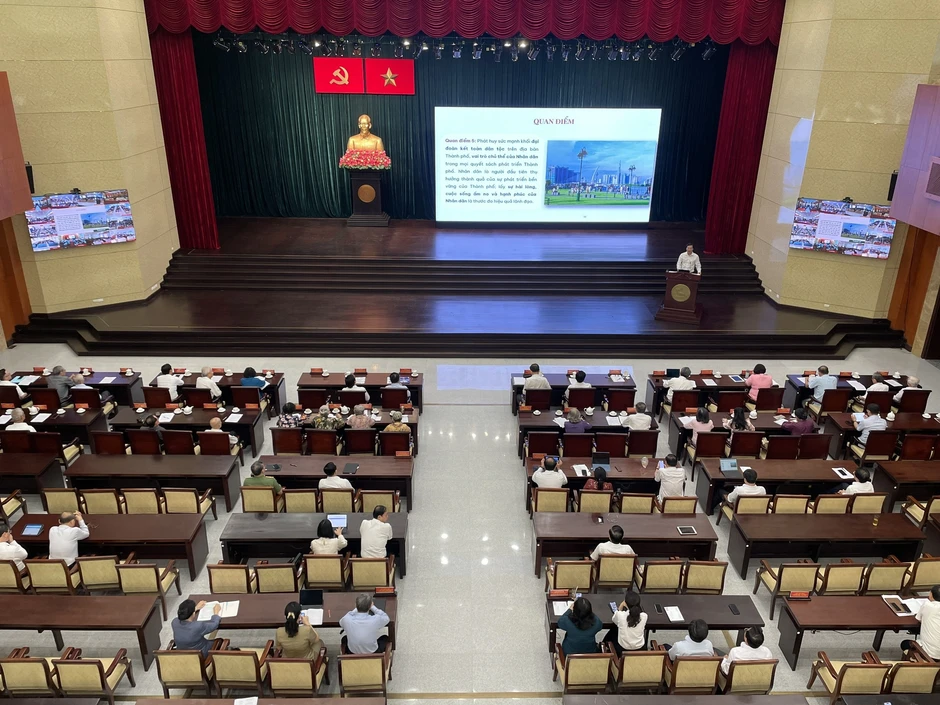 Bí thư Trần Lưu Quang nói về phép thử cho đầu tàu kinh tế TPHCM Bí thư Trần Lưu Quang nói về phép thử cho đầu tàu kinh tế TPHCM