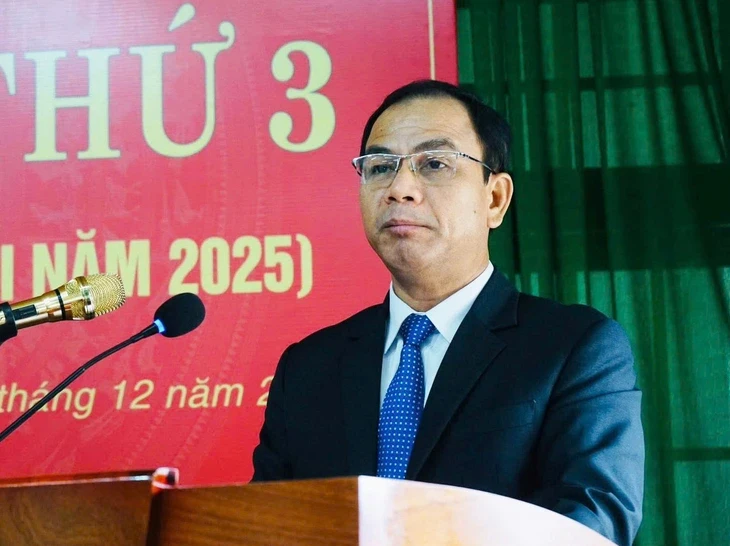Bí thư xã bị cách chức Ủy viên Ban chấp hành Đảng bộ xã nhiệm kỳ 2025-2030 Bí thư xã bị cách chức Ủy viên Ban chấp hành Đảng bộ xã nhiệm kỳ 2025-2030