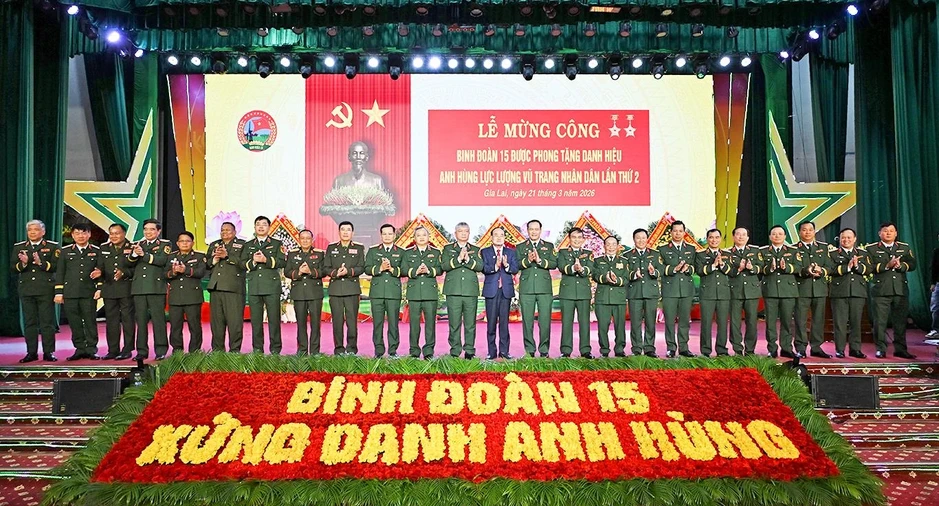Binh đoàn 15 đón nhận danh hiệu Anh hùng Lực lượng vũ trang nhân dân Binh đoàn 15 đón nhận danh hiệu Anh hùng Lực lượng vũ trang nhân dân