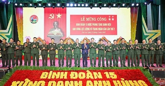 Binh đoàn 15 đón nhận danh hiệu Anh hùng Lực lượng vũ trang nhân dân