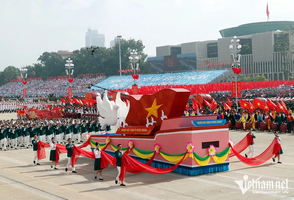 Bộ Chính trị: Đề cao tinh thần hòa hợp dân tộc, xóa bỏ định kiến Bộ Chính trị: Đề cao tinh thần hòa hợp dân tộc, xóa bỏ định kiến