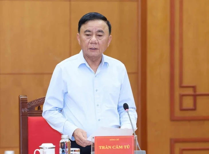 Bộ Chính trị: Nghiên cứu tổng kết, sửa đổi tổng thể Hiến pháp 2013 phù hợp với thực tiễn Bộ Chính trị: Nghiên cứu tổng kết, sửa đổi tổng thể Hiến pháp 2013 phù hợp với thực tiễn