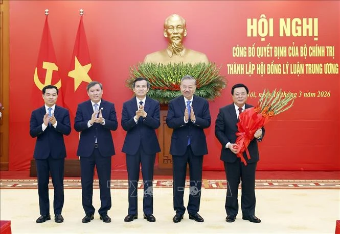 Bộ Chính trị thành lập Hội đồng Lý luận Trung ương 2026-2031