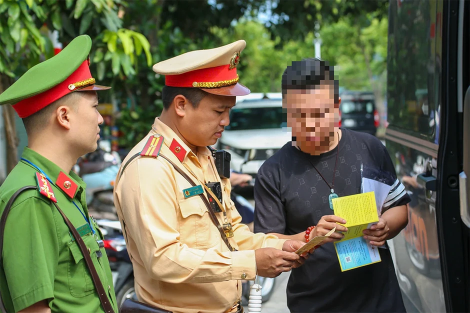 Bộ Công an đề xuất bổ sung nhiều lỗi vi phạm giao thông Bộ Công an đề xuất bổ sung nhiều lỗi vi phạm giao thông