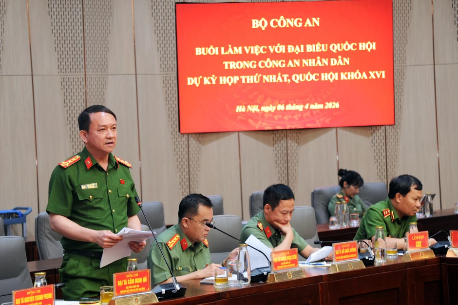 Bộ Công an làm việc với đại biểu Quốc hội trong Công an nhân dân dự Kỳ họp thứ Nhất, Quốc hội khoá XVI Bộ Công an làm việc với đại biểu Quốc hội trong Công an nhân dân dự Kỳ họp thứ Nhất, Quốc hội khoá XVI