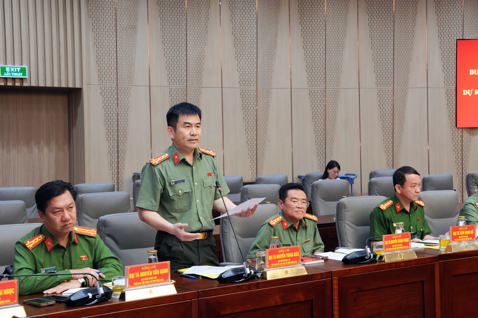 Bộ Công an làm việc với đại biểu Quốc hội trong Công an nhân dân dự Kỳ họp thứ Nhất, Quốc hội khoá XVI Bộ Công an làm việc với đại biểu Quốc hội trong Công an nhân dân dự Kỳ họp thứ Nhất, Quốc hội khoá XVI