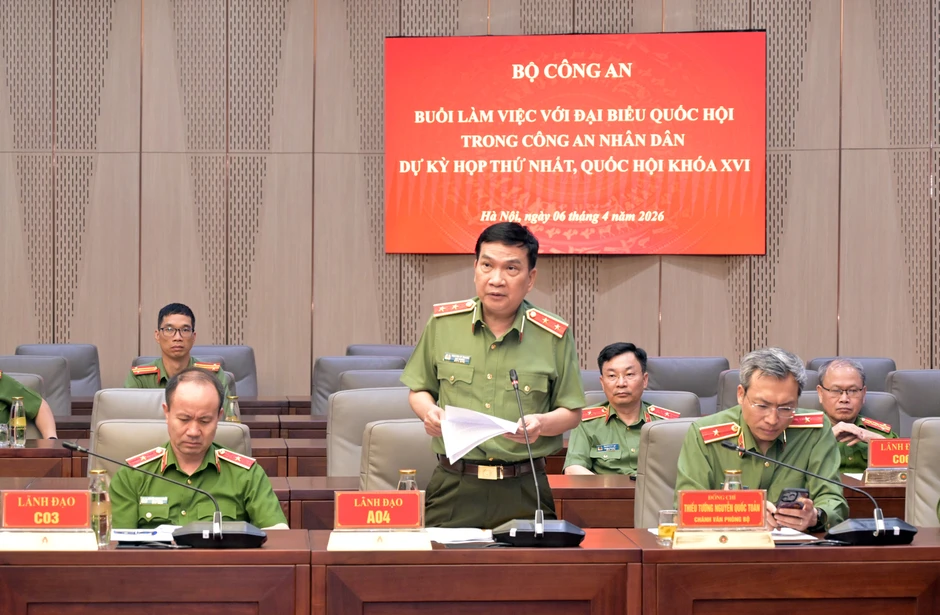 Bộ Công an làm việc với đại biểu Quốc hội trong Công an nhân dân dự Kỳ họp thứ Nhất, Quốc hội khoá XVI Bộ Công an làm việc với đại biểu Quốc hội trong Công an nhân dân dự Kỳ họp thứ Nhất, Quốc hội khoá XVI