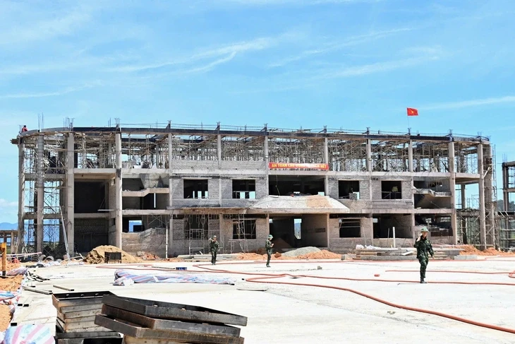 Bộ đội biên phòng Huế ra quân hỗ trợ xây trường nội trú ở vùng biên A Lưới Bộ đội biên phòng Huế ra quân hỗ trợ xây trường nội trú ở vùng biên A Lưới